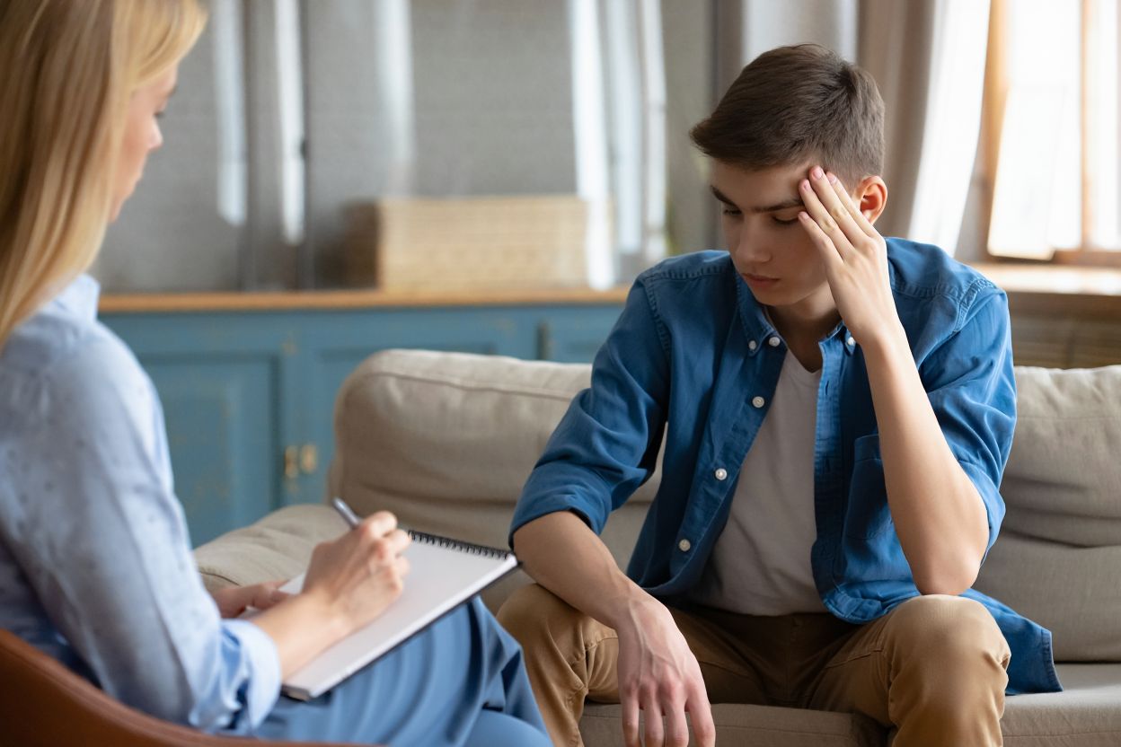 Подросток на психотерпии